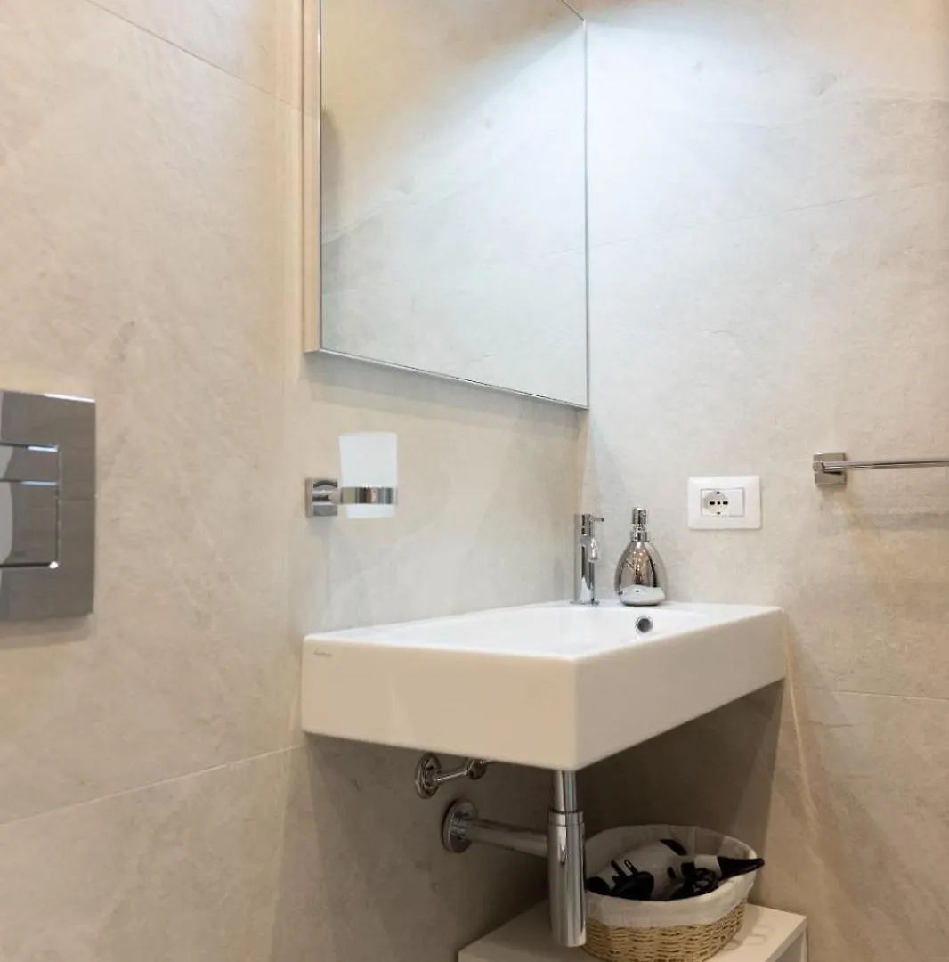 Ruggero 156 Apartments チェファル