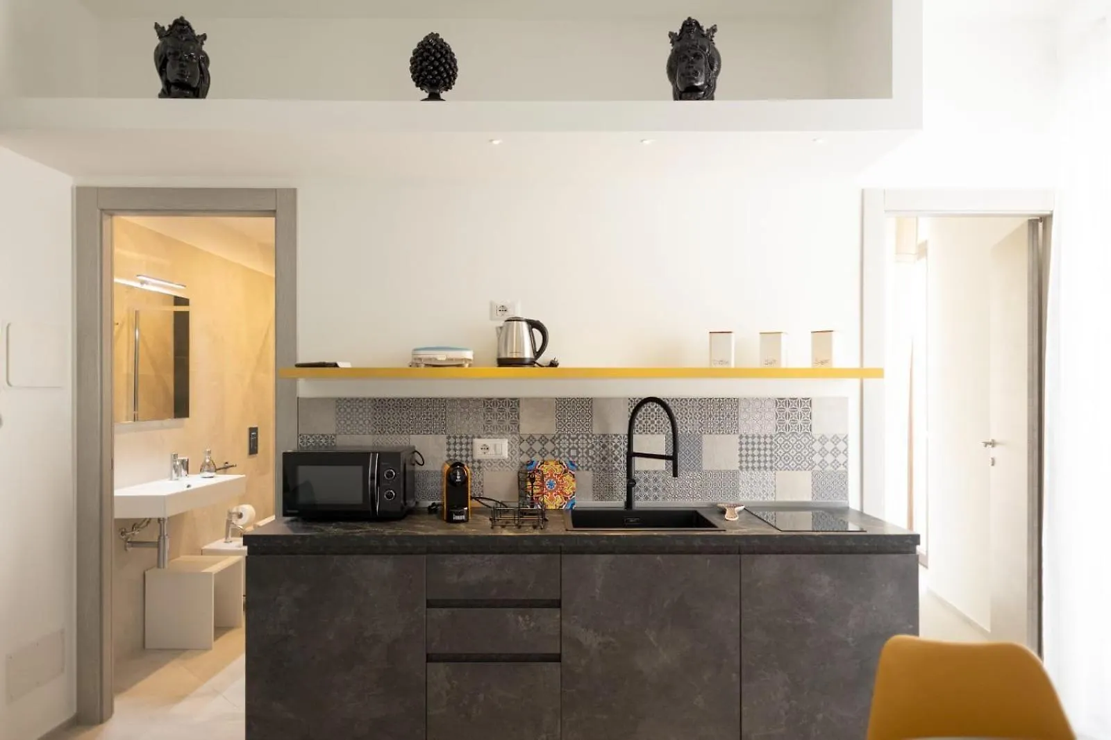 Ruggero 156 Apartments チェファル
