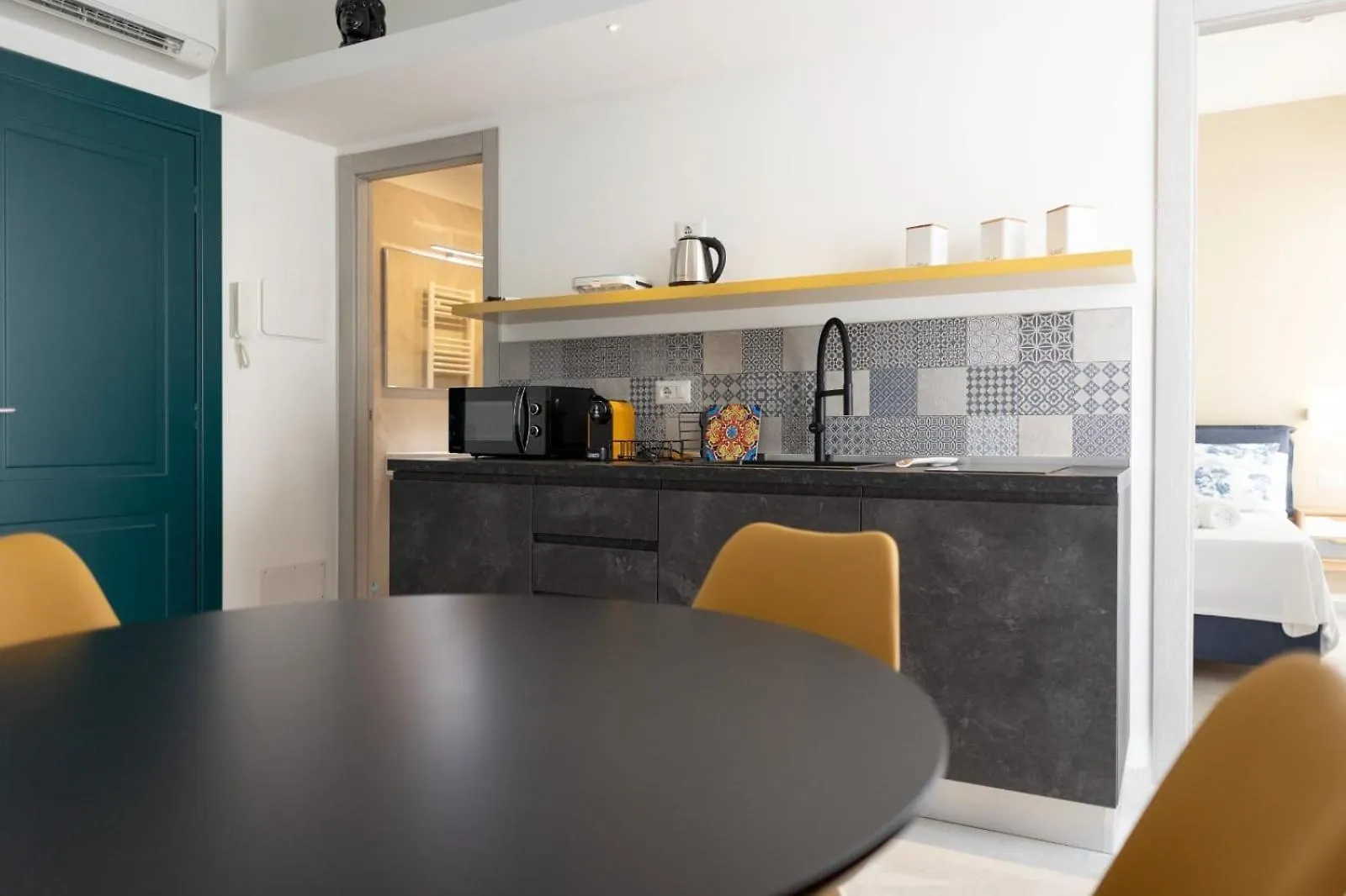 Ruggero 156 Apartments チェファル イタリア